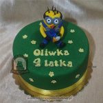 73ADU.Tort-minionek-figurka-z-lukru-z-lodami-na-trawie-cukiernia-pod-arkadami-krakow