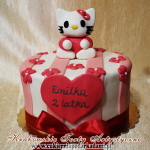 Tort Hello Kitty z sercem na urodziny dla dziecka