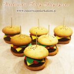 Mini hamburgery zrobine z muffinek ciastka