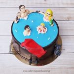 Tort rodzinka w basenie