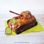 Tort w kształcie rudego czołgu