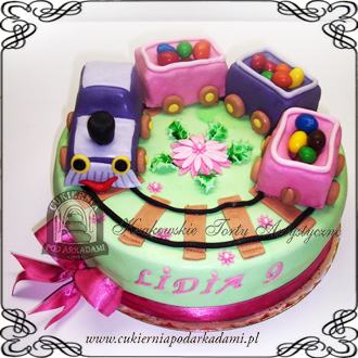 59.Tort lokomotywa z wagonikami dla dziewczynki