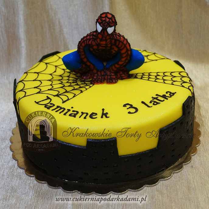 106ADCH.Tort-spiderman-figurka-z-lukru-pajeczyna-wiezowce-cienie-cukiernia-pod-arkadami-krakow
