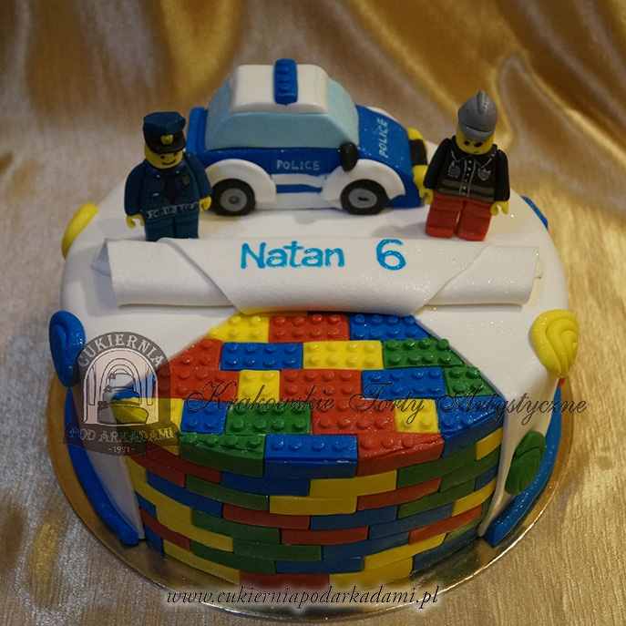 123ADCH.Tort-lego-figurki-policja-auto-policjant-strazak-klocki-drogi-cukiernia-pod-arkadami-krakow