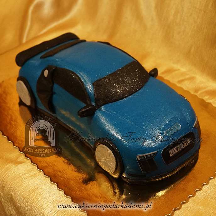 125ASM.Tort-w-ksztalcie-audi-R8-niebieskie-auto-sprtowe-przestrzenny-samochod-cukiernia-pod-arkadami-krakow