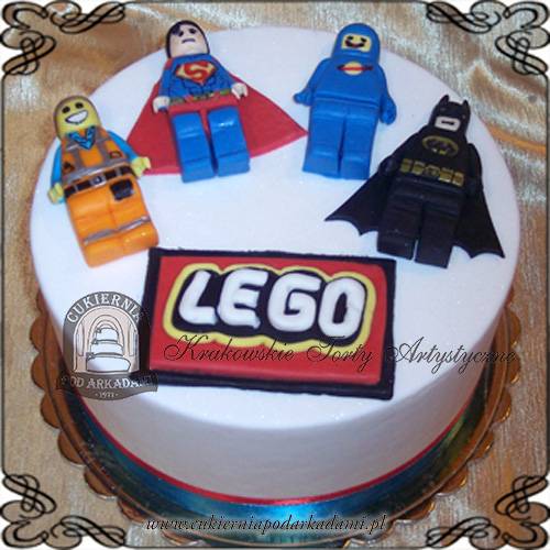 68ADCH.Tort-Lego-Movie-dla-dzieci-Lego-przygoda-cukiernia-pod-arkadami-krakow