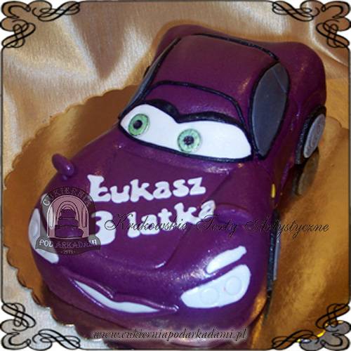 8ADCH.Tort-z-autem-Liliana-z-bajki-Cars-2-auta-przestrzenny-cukiernia-pod-arkadami-krakow