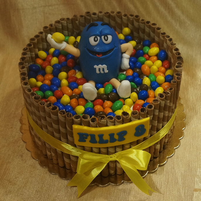 210 Tort Emenems niebieski cukierek m&m rurki waflowe lentylki