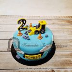 417BD Niebieski tort z żółtą koparką i chmurkami_CPA